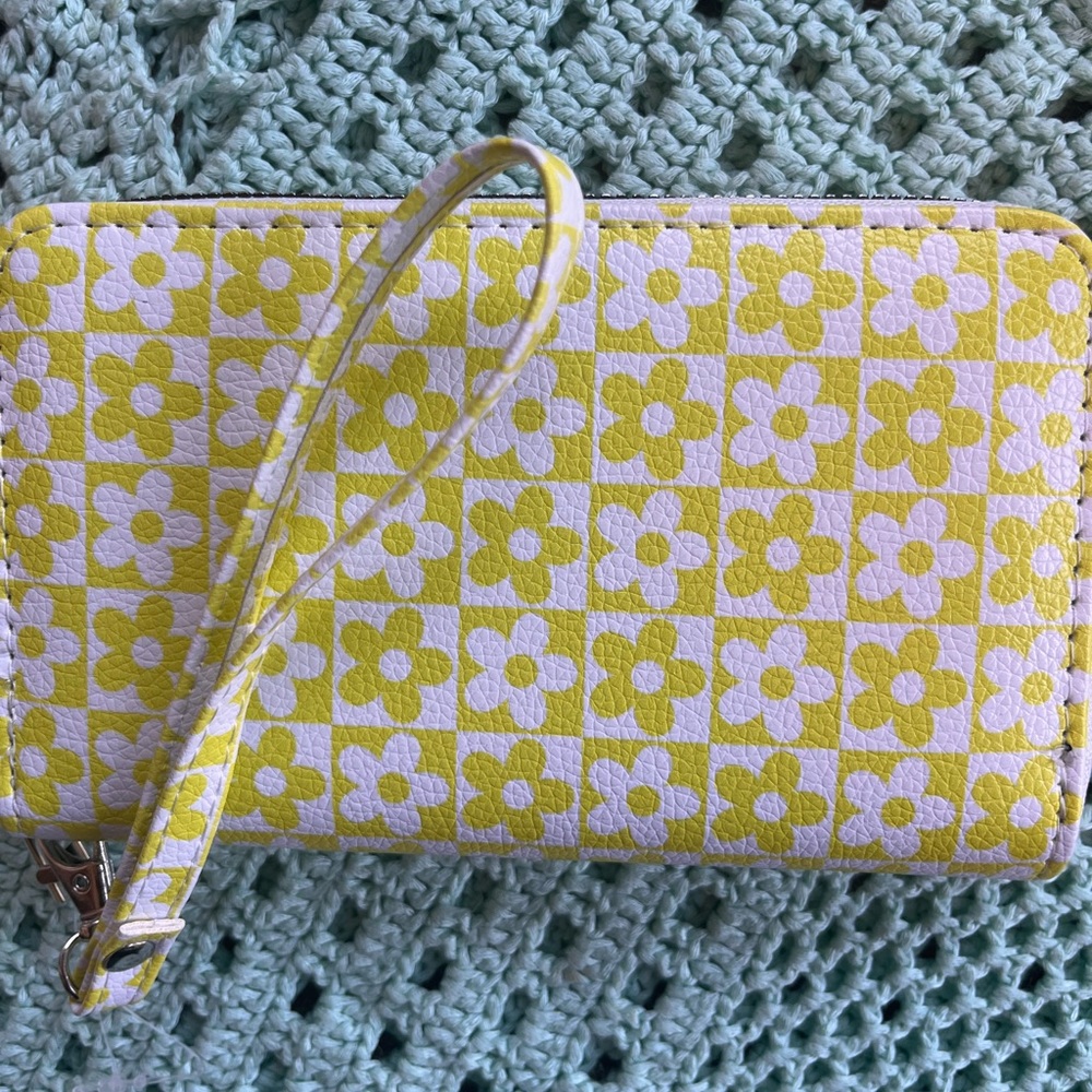 Green and white floral wristlet